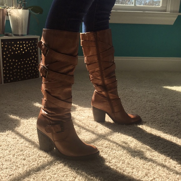 Steve Madden Renegaid Boots in cognac with straps and buckle accents! - Picture 5 of 16